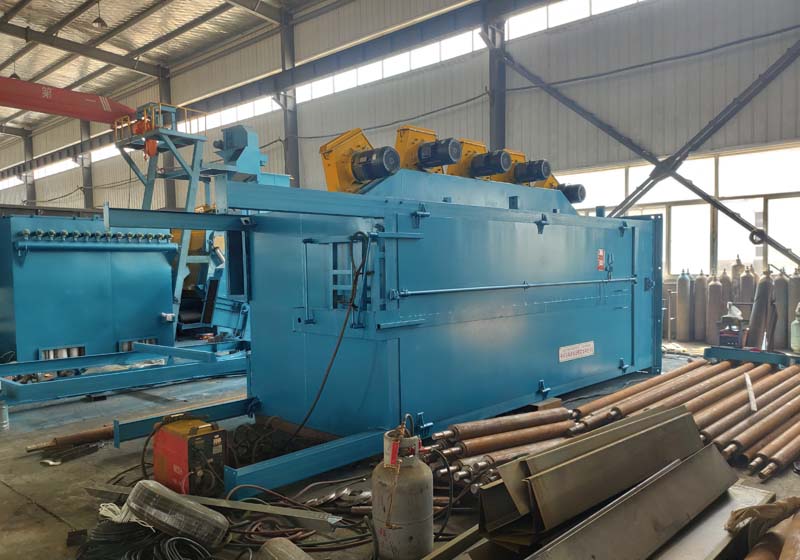 Q3720雙吊鉤式拋丸清理機清理室